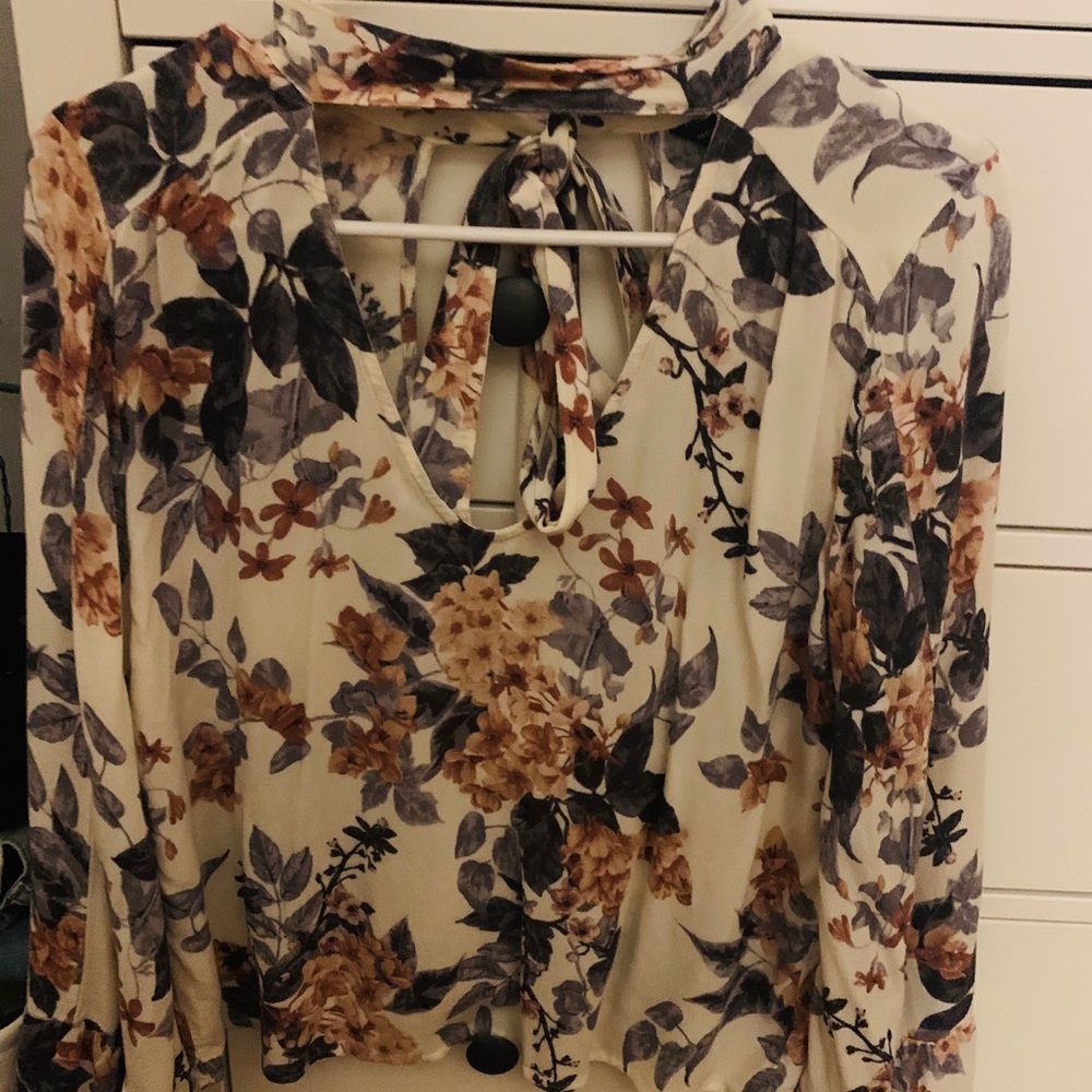 Floral print bell sleeve top